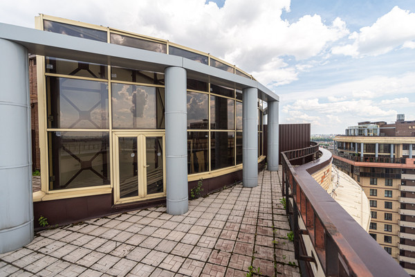 Продам трехкомнатную (3-комн.) квартиру, Киевская ул, 3, Санкт-Петербург г