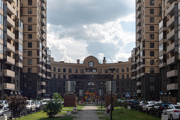 Продам трехкомнатную (3-комн.) квартиру, Киевская ул, 3, Санкт-Петербург г