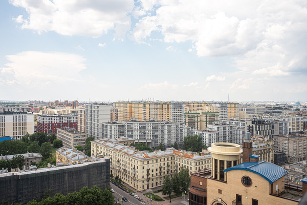 Продам трехкомнатную (3-комн.) квартиру, Киевская ул, 3, Санкт-Петербург г
