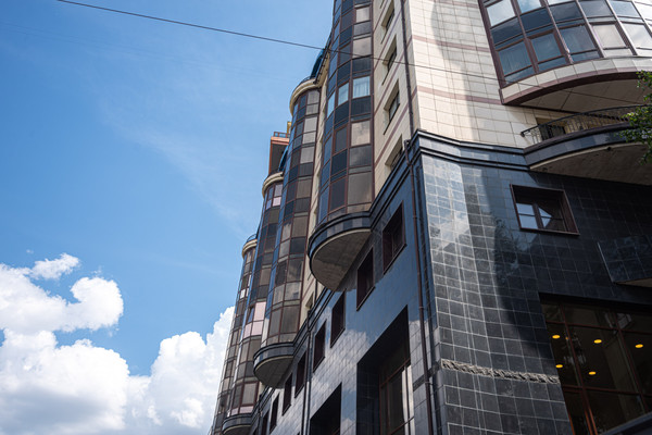 Продам трехкомнатную (3-комн.) квартиру, Киевская ул, 3, Санкт-Петербург г