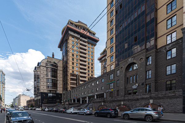 Продам трехкомнатную (3-комн.) квартиру, Киевская ул, 3, Санкт-Петербург г