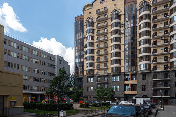 Продам трехкомнатную (3-комн.) квартиру, Киевская ул, 3, Санкт-Петербург г