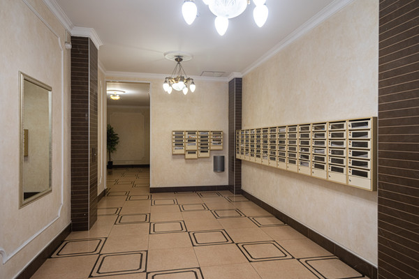 Продам трехкомнатную (3-комн.) квартиру, Киевская ул, 3, Санкт-Петербург г