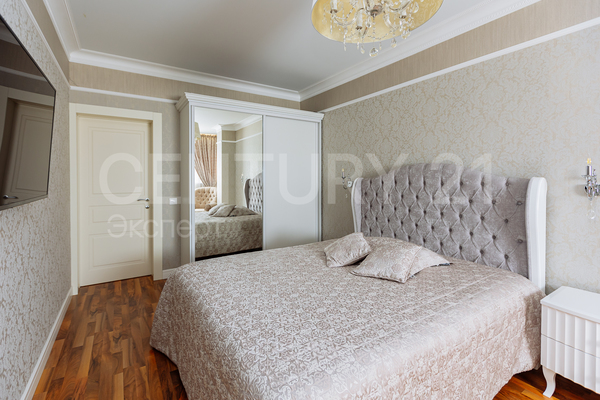 Продам трехкомнатную (3-комн.) квартиру, Эпроновская ул, 20 , Калининград г