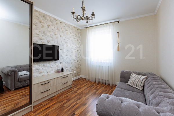 Продам трехкомнатную (3-комн.) квартиру, Эпроновская ул, 20 , Калининград г