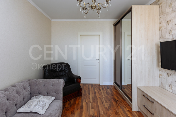 Продам трехкомнатную (3-комн.) квартиру, Эпроновская ул, 20 , Калининград г