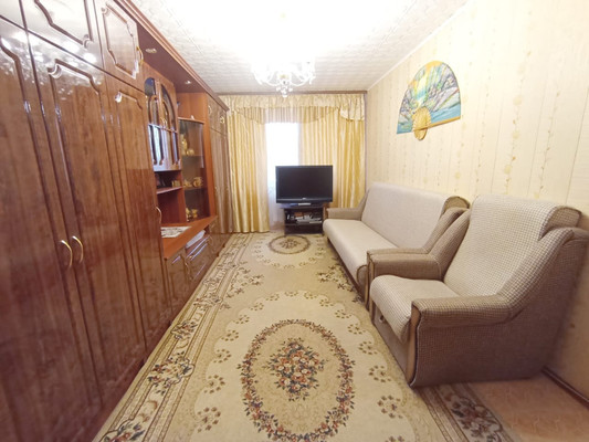 Продам трехкомнатную (3-комн.) квартиру, Тимуровцев ул, 6, Рязань г