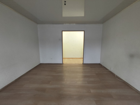 Продам трехкомнатную (3-комн.) квартиру, Керамзавода ул, 38, Рязань г