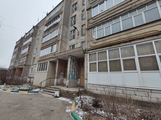 Продам трехкомнатную (3-комн.) квартиру, Керамзавода ул, 38, Рязань г
