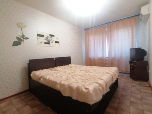 Продам двухкомнатную (2-комн.) квартиру, Тимакова ул, 5, Рязань г