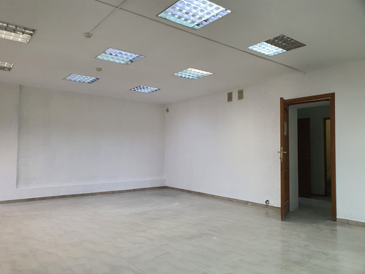 Сдам торговое помещение 91,5 м2, Озерная ул, 10, Калининград г