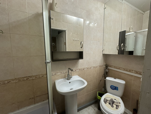 Продам двухкомнатную (2-комн.) квартиру, Жуковского ул, 24, Симферополь г