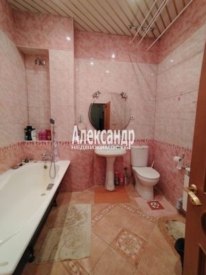 Продам трехкомнатную (3-комн.) квартиру, Мгинская ул, 7, Санкт-Петербург г