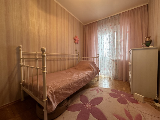 Продам трехкомнатную (3-комн.) квартиру, Пановой ул, 32, Ростов-на-Дону г