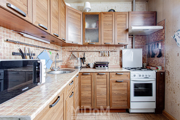 Продам двухкомнатную (2-комн.) квартиру, Загребский б-р, 31к1 стр 1, Санкт-Петербург г