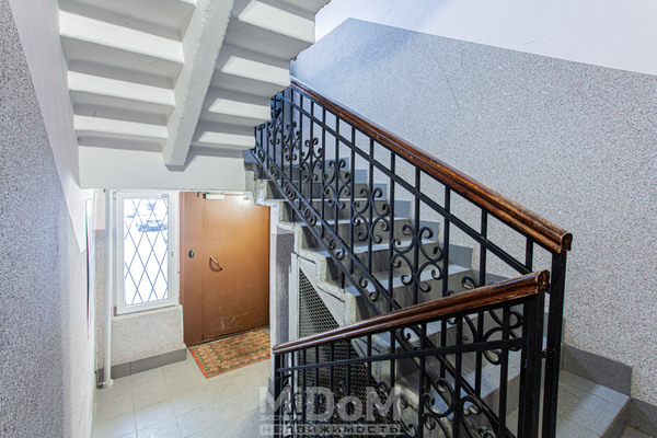 Продам двухкомнатную (2-комн.) квартиру, Загребский б-р, 31к1 стр 1, Санкт-Петербург г