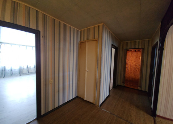 Продам трехкомнатную (3-комн.) квартиру, 6, Торосово д