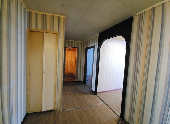 Продам трехкомнатную (3-комн.) квартиру, 6, Торосово д