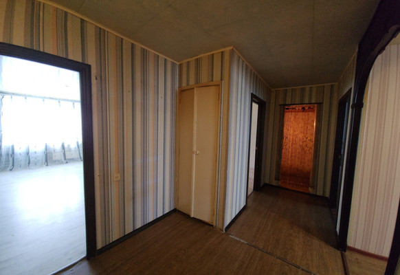 Продам трехкомнатную (3-комн.) квартиру, 6, Торосово д