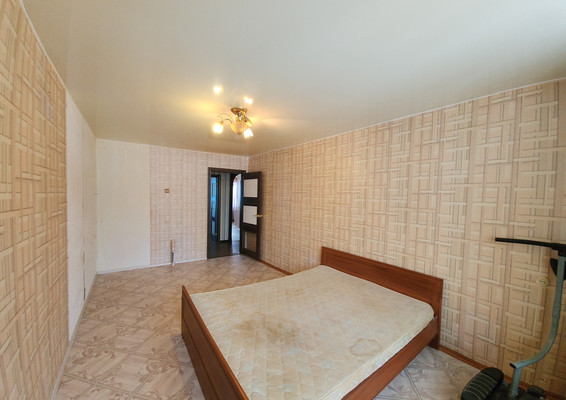 Продам трехкомнатную (3-комн.) квартиру, 6, Торосово д