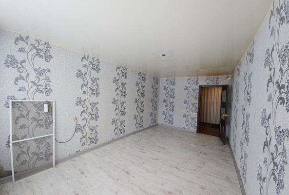 Продам трехкомнатную (3-комн.) квартиру, 6, Торосово д