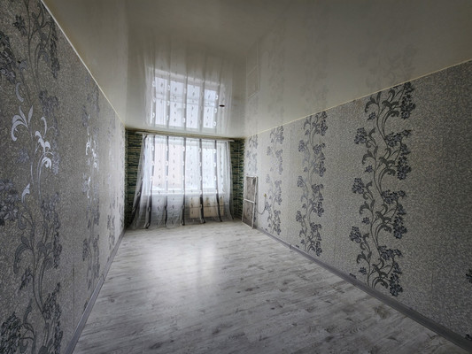 Продам трехкомнатную (3-комн.) квартиру, 6, Торосово д