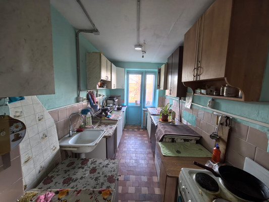 Продам комнату в 8-комн. квартире, Уральская ул, 81А, Краснодар г