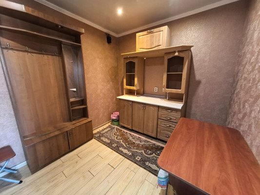 Продам комнату в 8-комн. квартире, Уральская ул, 81А, Краснодар г