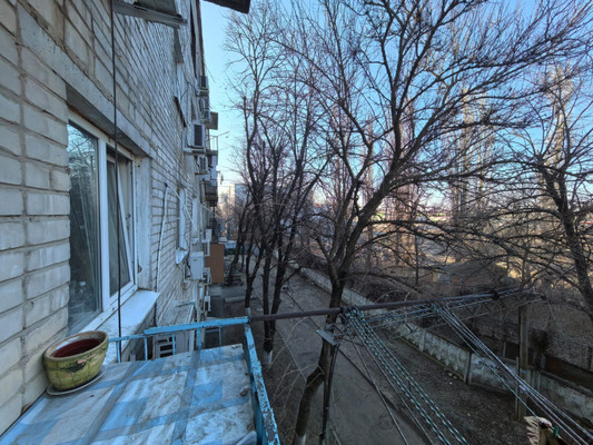 Продам комнату в 8-комн. квартире, Уральская ул, 81А, Краснодар г