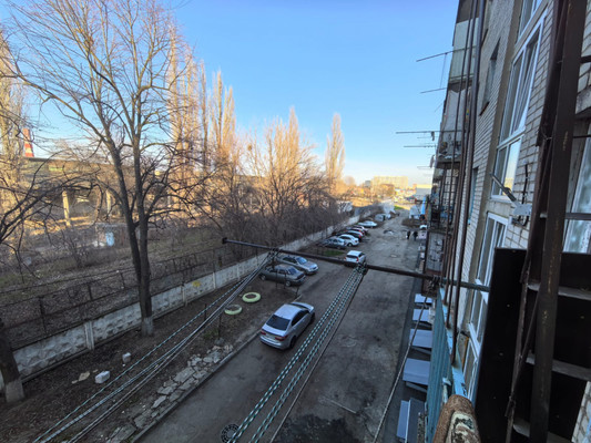 Продам комнату в 8-комн. квартире, Уральская ул, 81А, Краснодар г