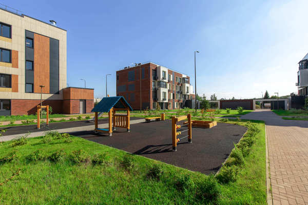 Продам трехкомнатную (3-комн.) , Лесная ул, 1к1, Яковлево д