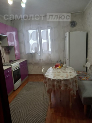 Продам трехкомнатную (3-комн.) квартиру, Гагарина ул, 8А, Семеновка с