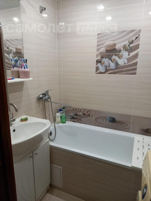 Продам трехкомнатную (3-комн.) квартиру, Гагарина ул, 8А, Семеновка с