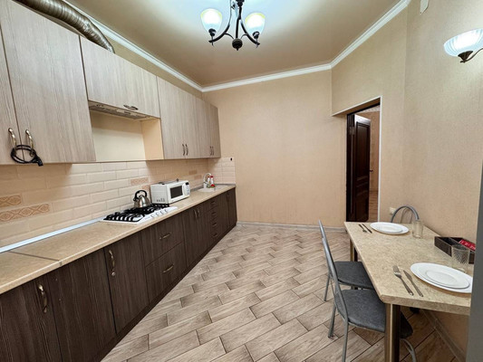 Продам трехкомнатную (3-комн.) квартиру, Эльбрусская ул, 19, Нальчик г