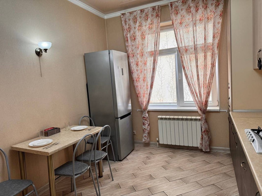 Продам трехкомнатную (3-комн.) квартиру, Эльбрусская ул, 19, Нальчик г
