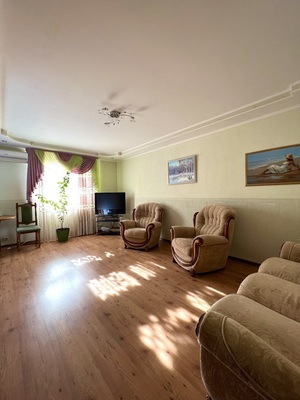 Продам трехкомнатную (3-комн.) квартиру, Александра Косарева ул, 2, Севастополь г