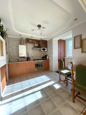 Продам трехкомнатную (3-комн.) квартиру, Александра Косарева ул, 2, Севастополь г