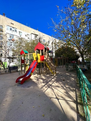 Продам трехкомнатную (3-комн.) квартиру, Александра Косарева ул, 2, Севастополь г