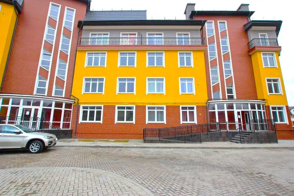 Продам трехкомнатную (3-комн.) квартиру, Курортная ул, 87, Калининград г