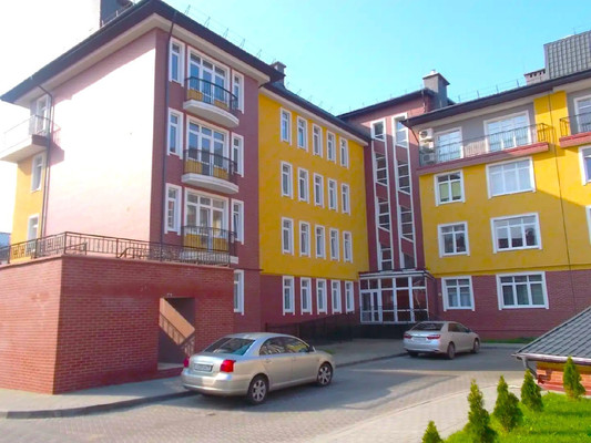 Продам трехкомнатную (3-комн.) квартиру, Курортная ул, 87, Калининград г