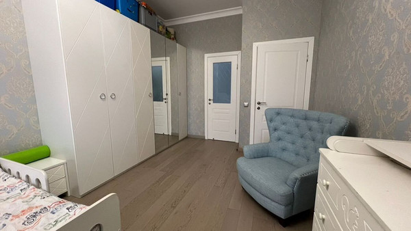 Продам трехкомнатную (3-комн.) квартиру, Курортная ул, 87, Калининград г