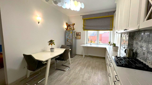 Продам трехкомнатную (3-комн.) квартиру, Курортная ул, 87, Калининград г