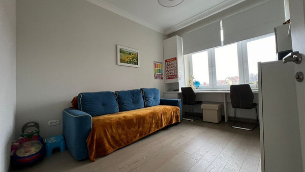 Продам трехкомнатную (3-комн.) квартиру, Курортная ул, 87, Калининград г