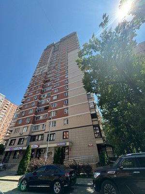 Продам двухкомнатную (2-комн.) квартиру, им. Героя Сарабеева В.И. ул, 9, Краснодар г