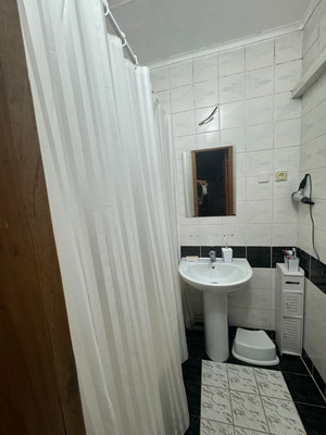 Продам трехкомнатную (3-комн.) квартиру, Школьная ул, 19/1, Краснодар г