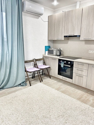 Продам двухкомнатную (2-комн.) квартиру, им. лётчика Позднякова ул, 2к2к3, Краснодар г