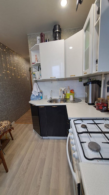 Продам трехкомнатную (3-комн.) квартиру, Новоселов ул, 3, Сыктывкар г
