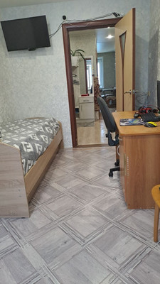 Продам трехкомнатную (3-комн.) квартиру, Новоселов ул, 3, Сыктывкар г
