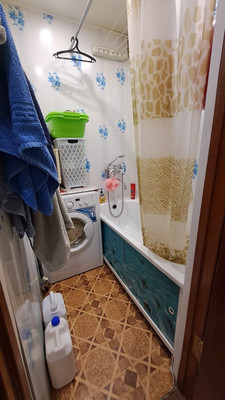 Продам трехкомнатную (3-комн.) квартиру, Новоселов ул, 3, Сыктывкар г