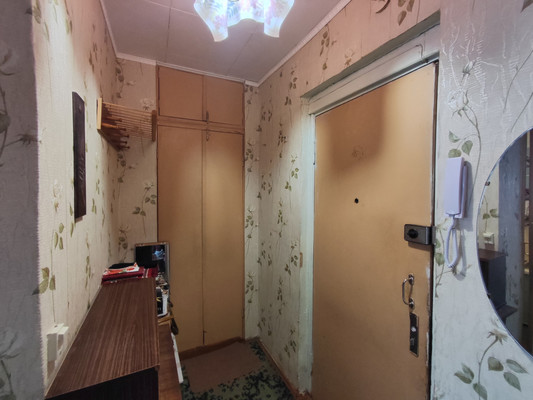 Продам однокомнатную (1-комн.) квартиру, Попова пл, 6/6, Рязань г